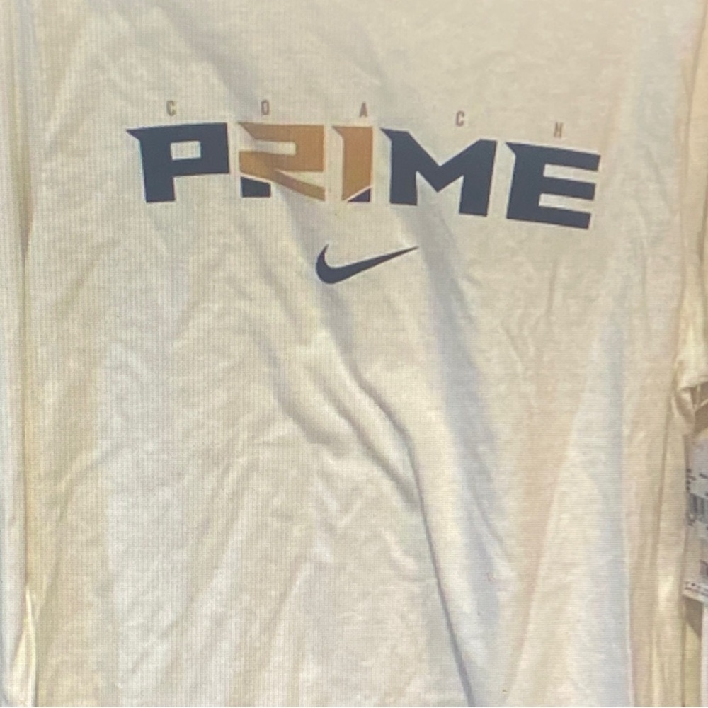 Nike Cream Shirt with Prime Graphic